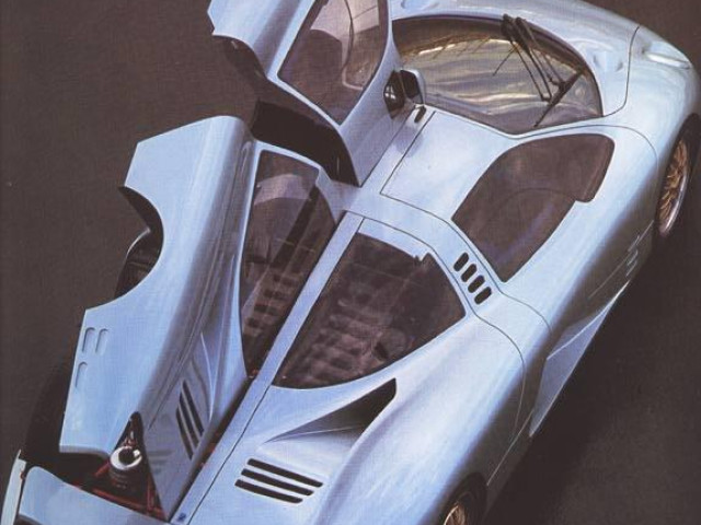 Isdera Commendatore 112i фото