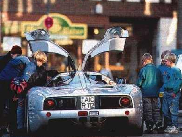 Isdera Commendatore 112i фото