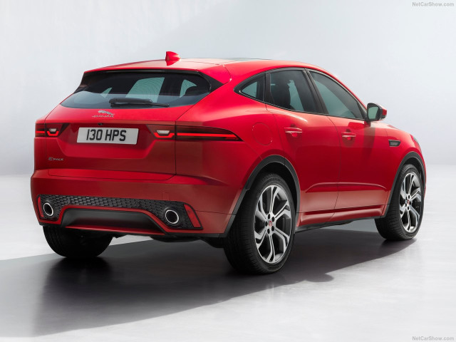 Jaguar E-Pace фото