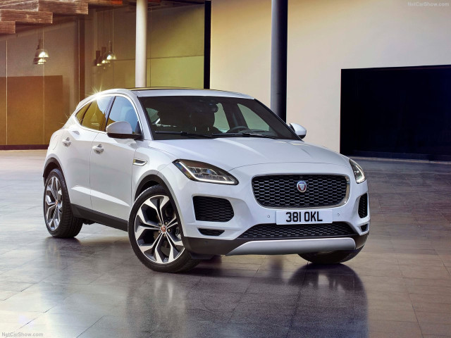 Jaguar E-Pace фото