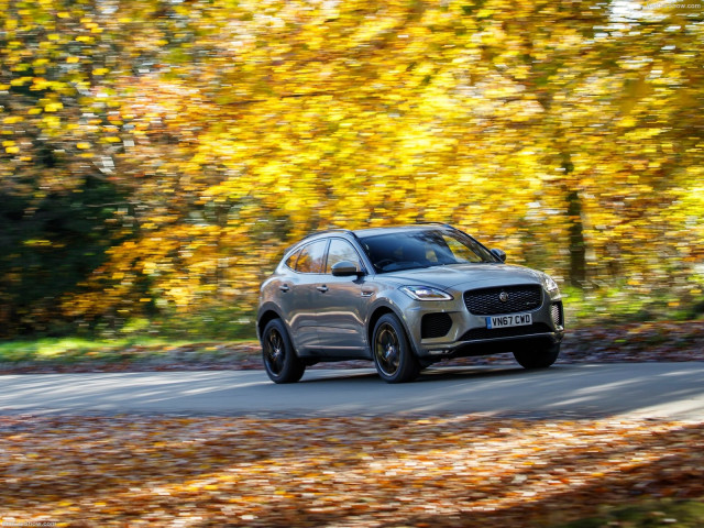 Jaguar E-Pace фото