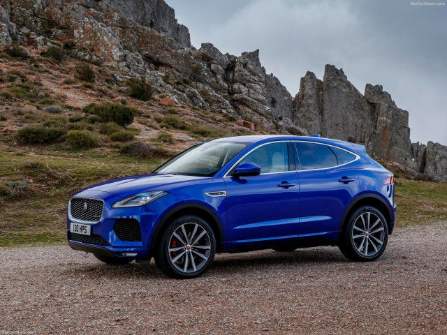 Jaguar E-Pace фото