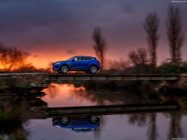 Jaguar E-Pace фото