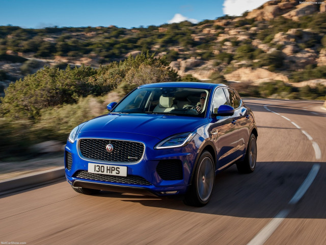 Jaguar E-Pace фото