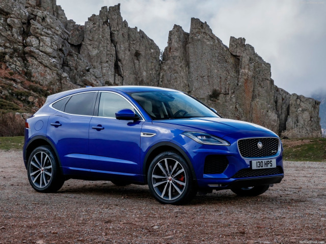 Jaguar E-Pace фото