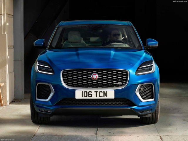 Jaguar E-Pace фото