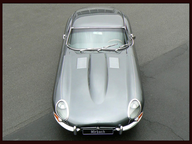 Jaguar E-Type фото