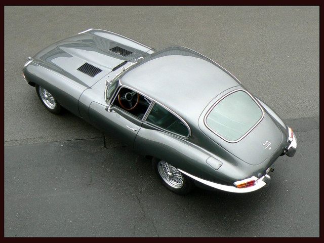 Jaguar E-Type фото