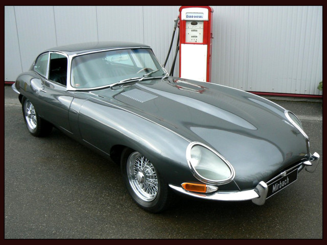 Jaguar E-Type фото