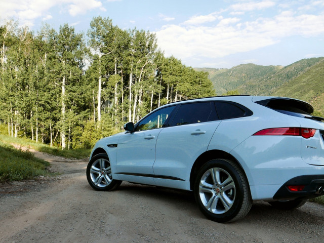 Jaguar F-Pace фото