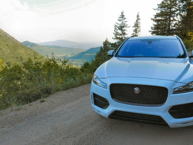 Jaguar F-Pace фото