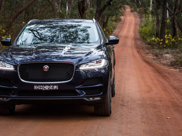 Jaguar F-Pace фото