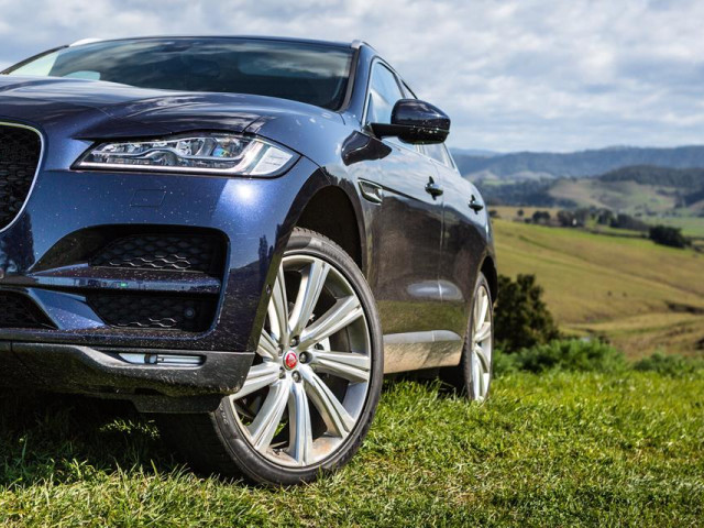 Jaguar F-Pace фото