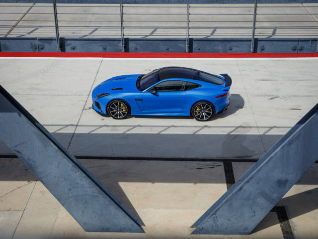 Jaguar F-Type SVR фото