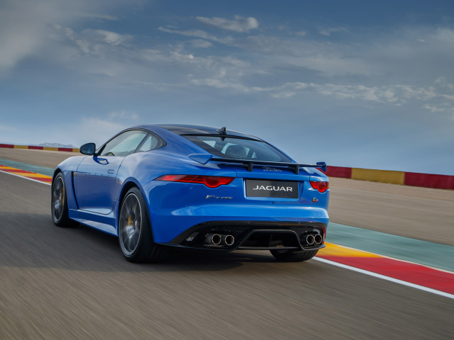 Jaguar F-Type SVR фото