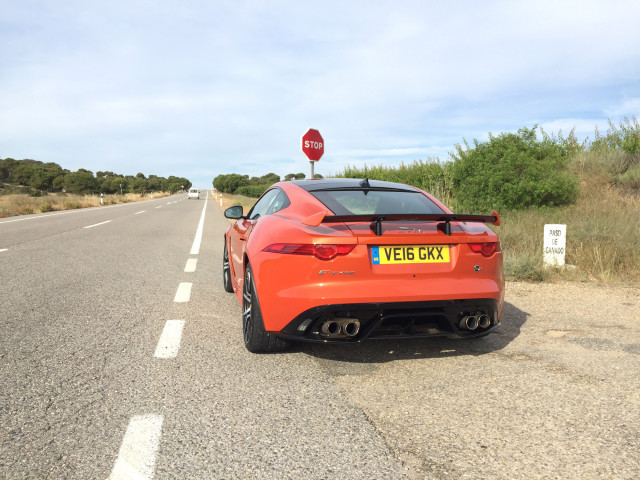 Jaguar F-Type SVR фото