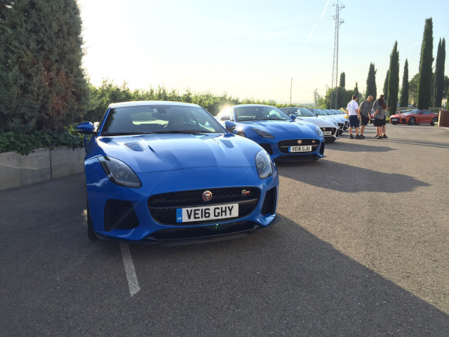 Jaguar F-Type SVR фото