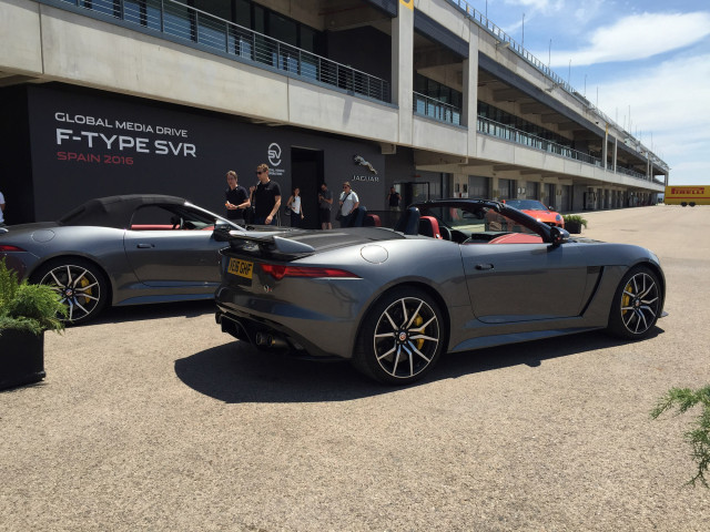 Jaguar F-Type SVR фото