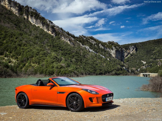 Jaguar F-Type фото