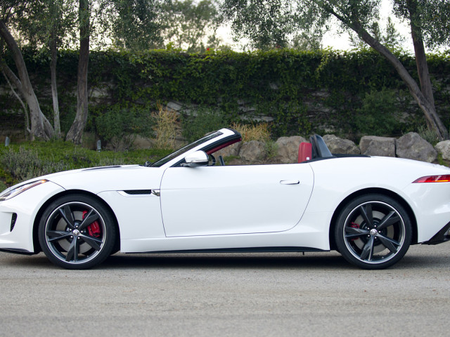 Jaguar F-Type фото