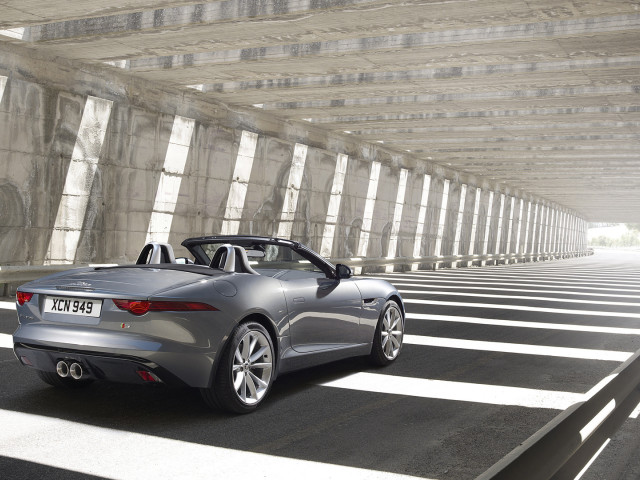 Jaguar F-Type фото