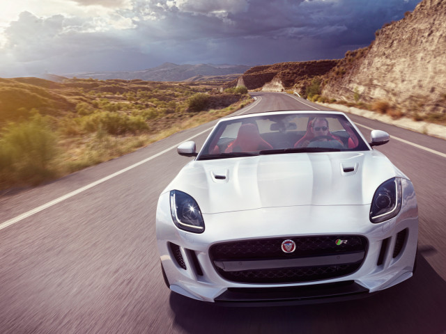 Jaguar F-Type фото