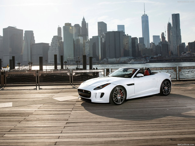 Jaguar F-Type фото