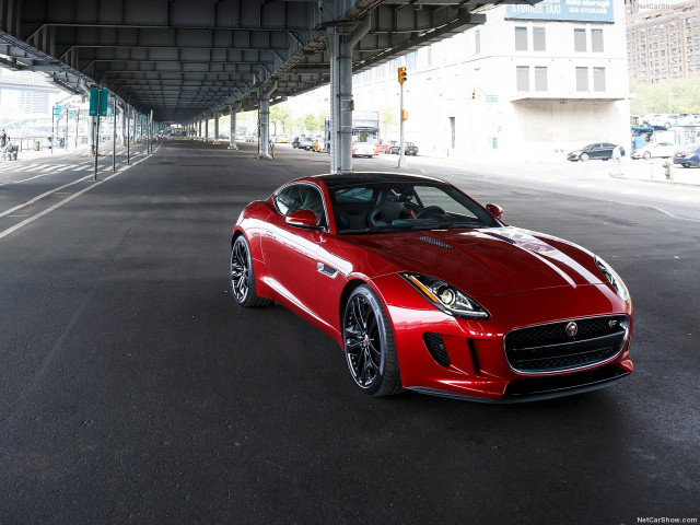 Jaguar F-Type фото