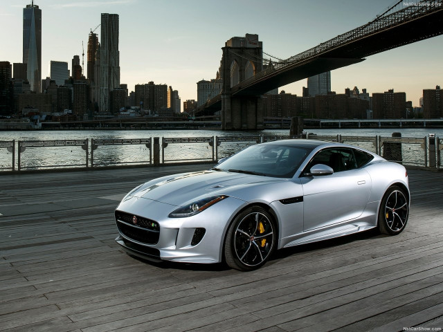 Jaguar F-Type фото