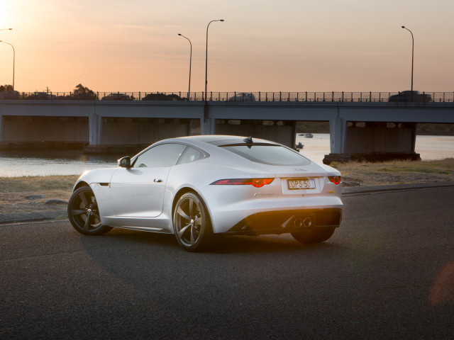 Jaguar F-Type фото