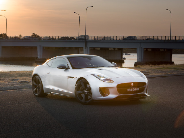 Jaguar F-Type фото