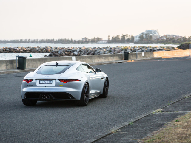 Jaguar F-Type фото