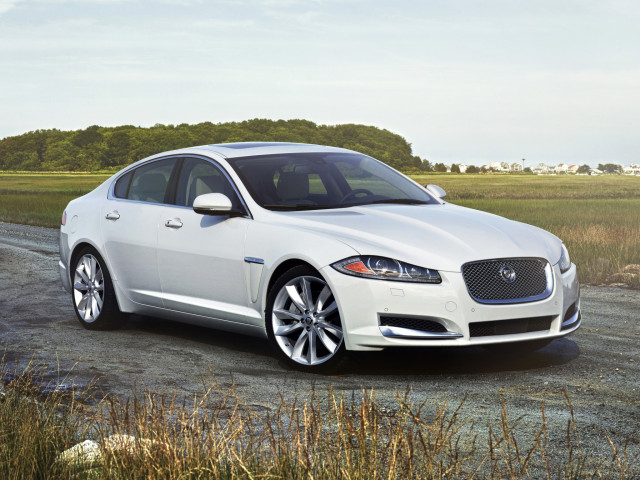 Jaguar XF фото