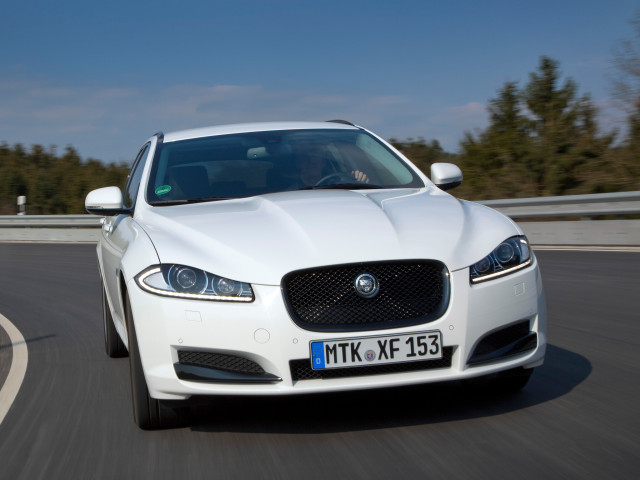 Jaguar XF фото