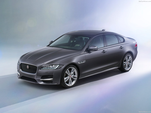 Jaguar XF фото