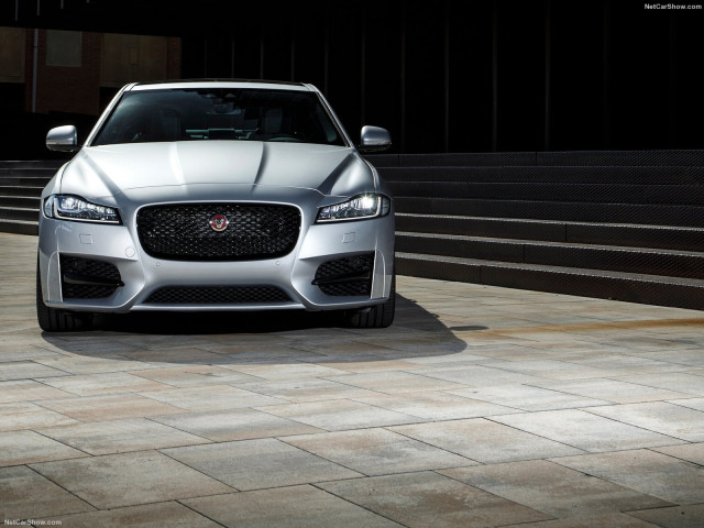 Jaguar XF фото