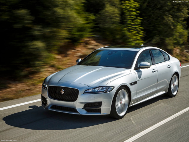 Jaguar XF фото