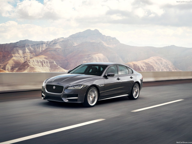 Jaguar XF фото