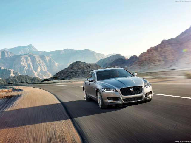 Jaguar XF фото