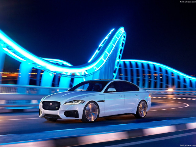 Jaguar XF фото