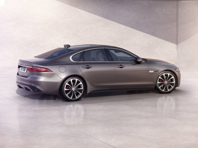 Jaguar XF фото