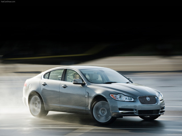 Jaguar XF фото