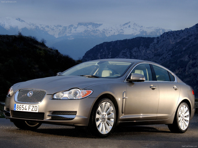 Jaguar XF фото