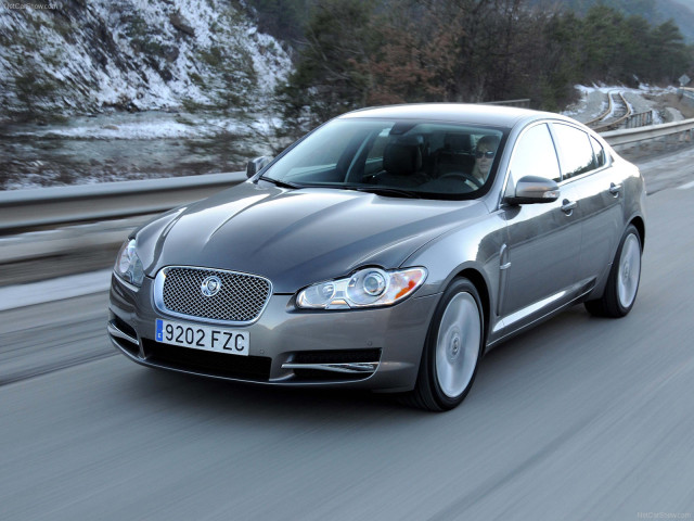 Jaguar XF фото