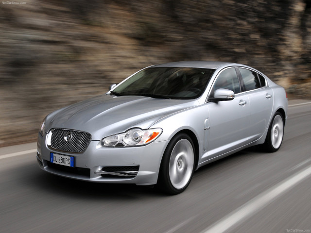 Jaguar XF фото