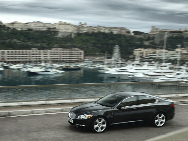 Jaguar XF фото