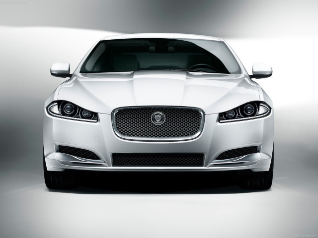 Jaguar XF фото