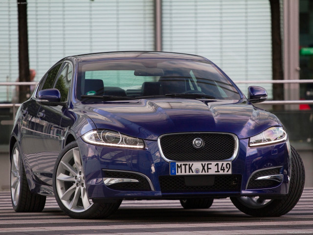 Jaguar XF фото