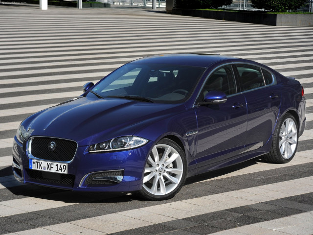 Jaguar XF фото