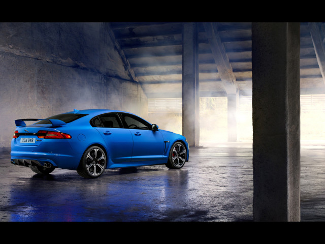 Jaguar XFR-S фото